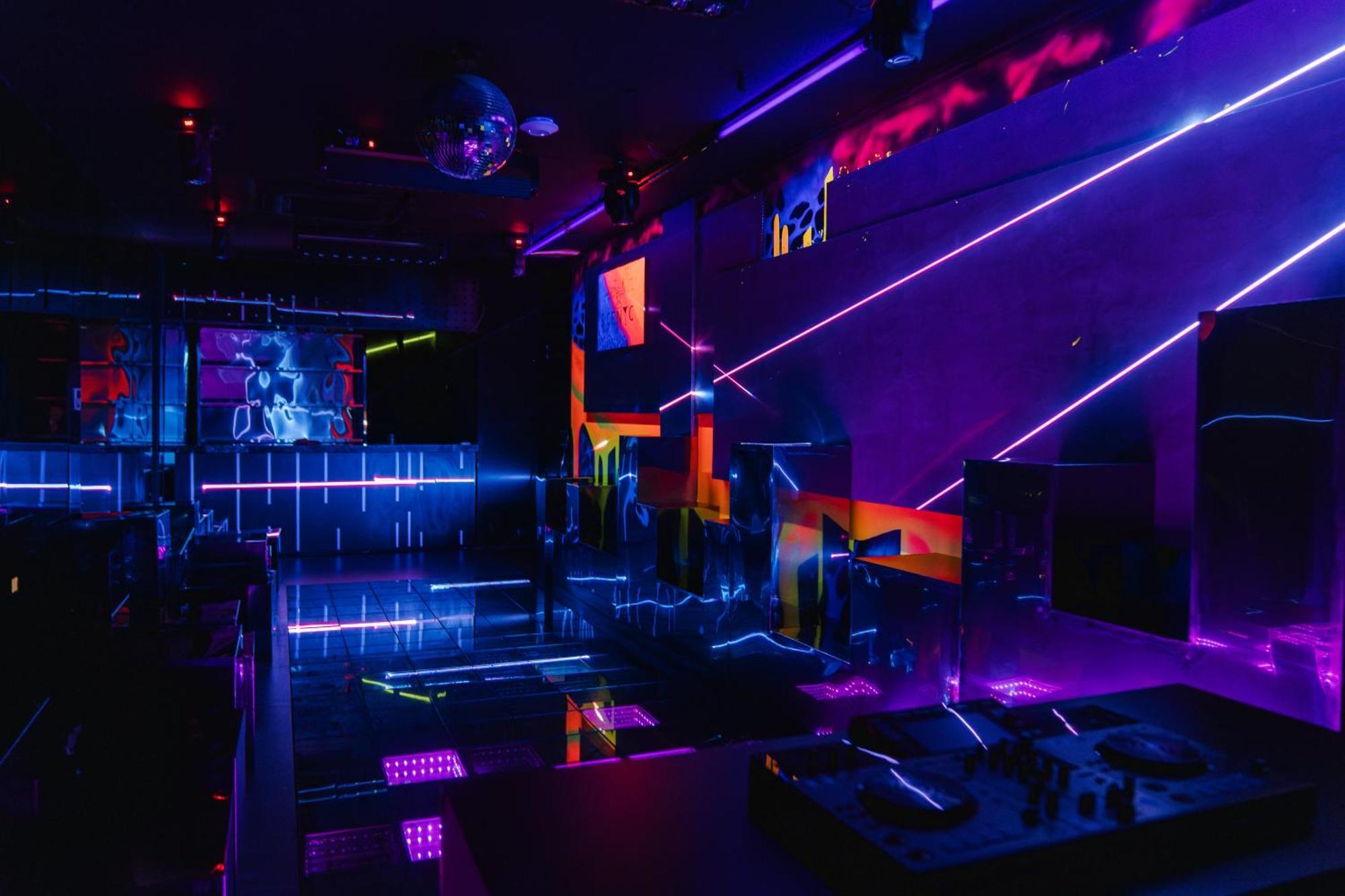 เมย์ เดอ วิลล์ ลักชัวรี โฮเทล แอนด์ สปา Hotel ฮานอย ภายนอก รูปภาพ The nightclub