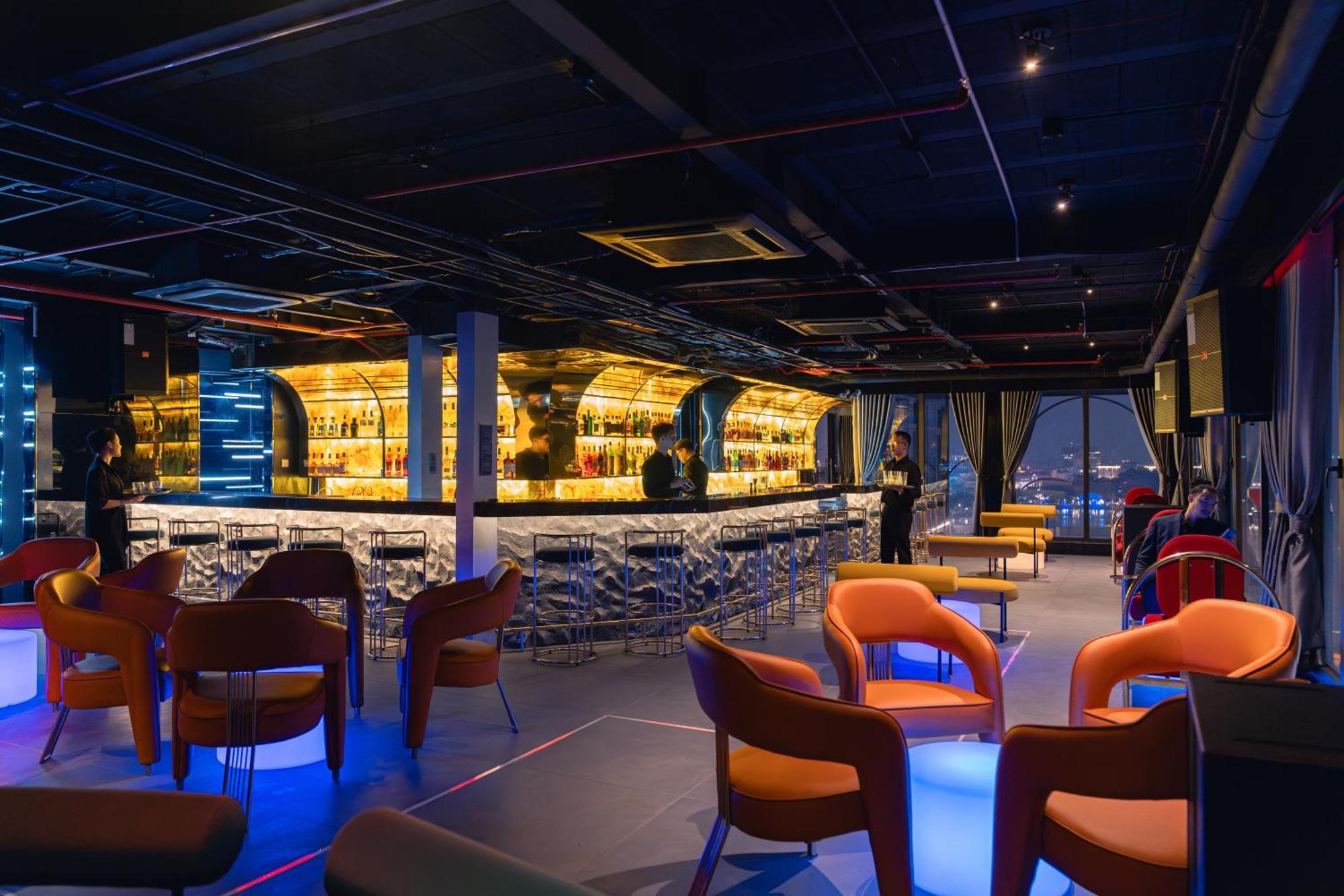 เมย์ เดอ วิลล์ ลักชัวรี โฮเทล แอนด์ สปา Hotel ฮานอย ภายนอก รูปภาพ Skyline Bar