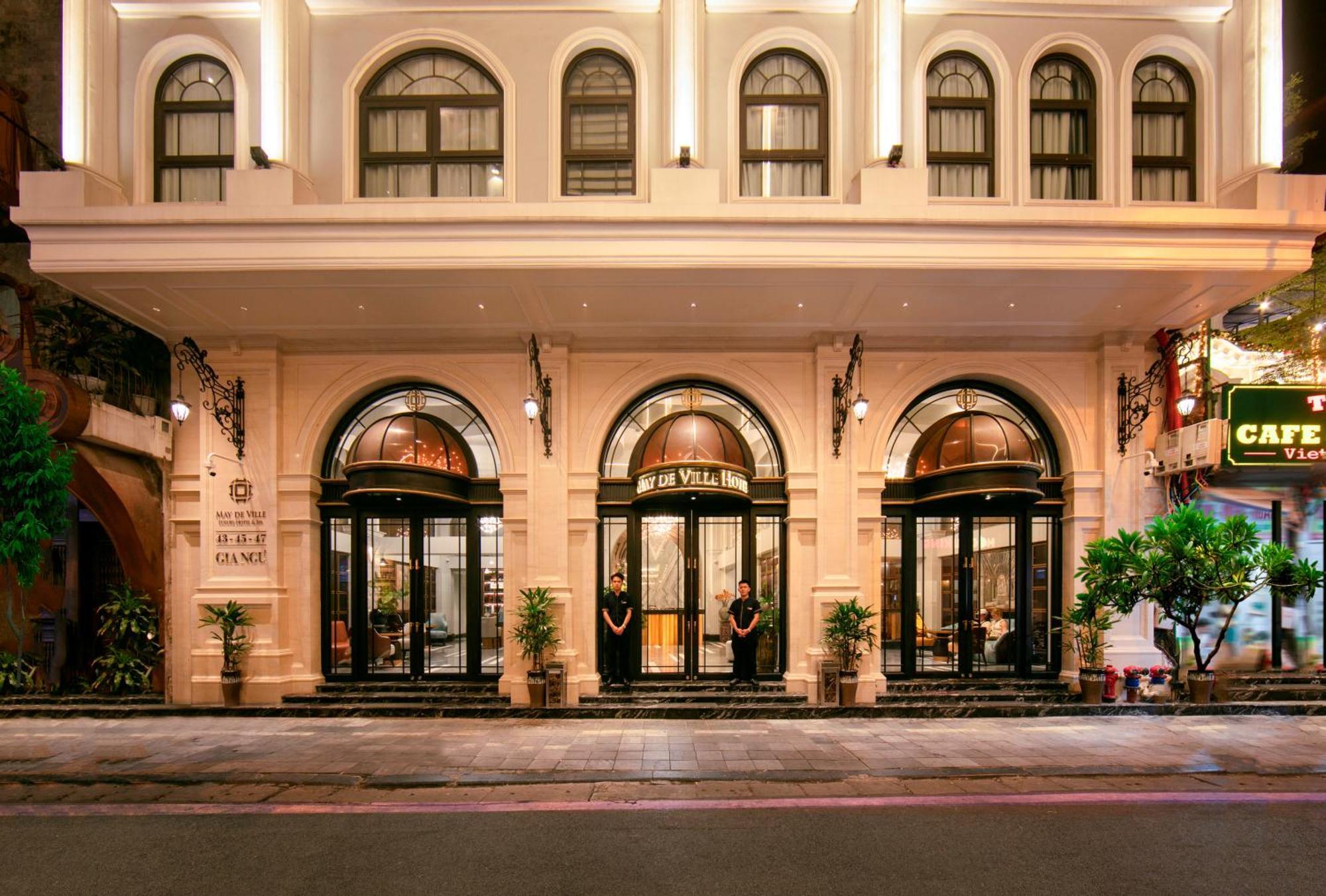 เมย์ เดอ วิลล์ ลักชัวรี โฮเทล แอนด์ สปา Hotel ฮานอย ภายนอก รูปภาพ The hotel's entrance