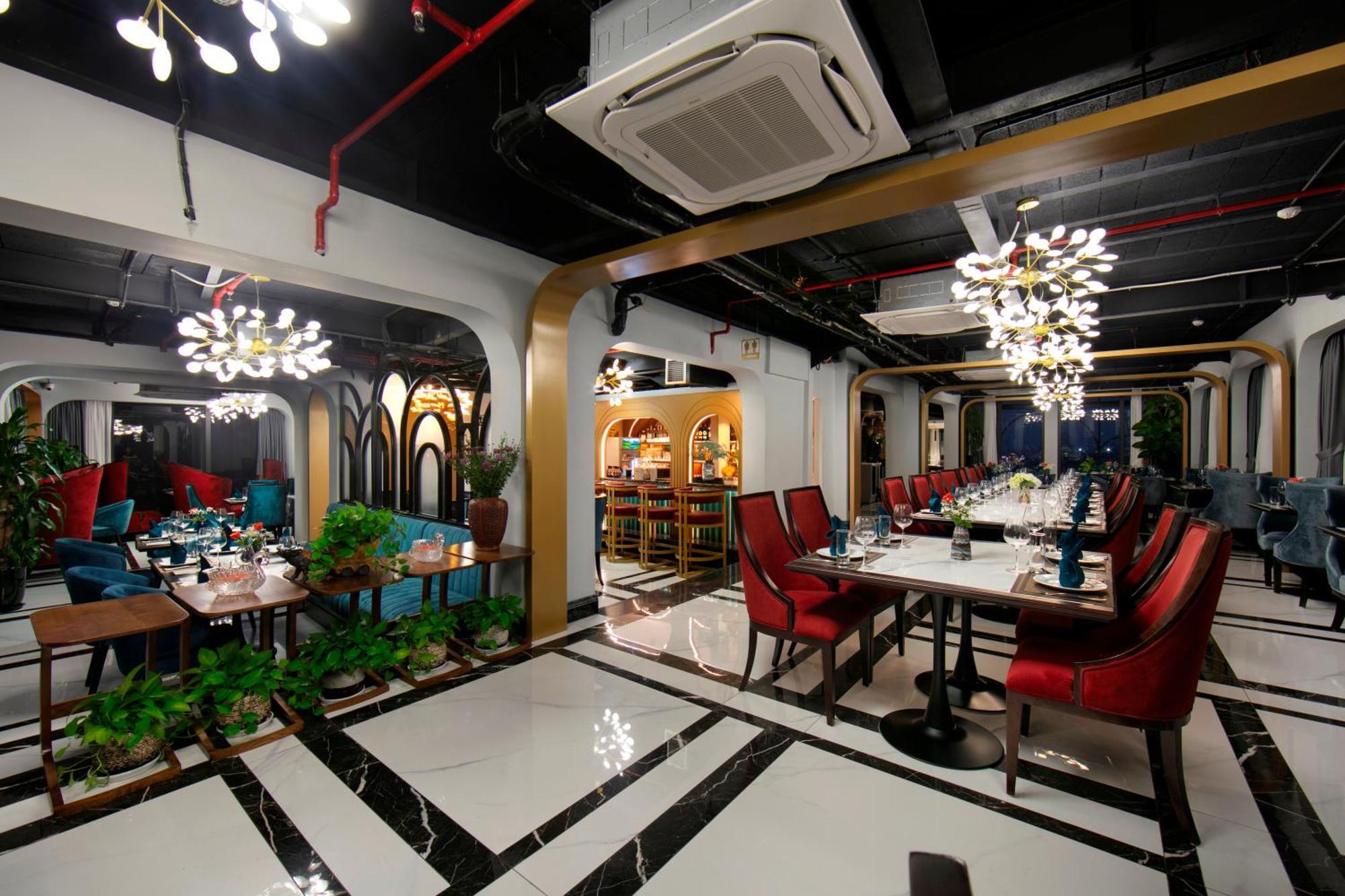 เมย์ เดอ วิลล์ ลักชัวรี โฮเทล แอนด์ สปา Hotel ฮานอย ภายนอก รูปภาพ Interior of the restaurant