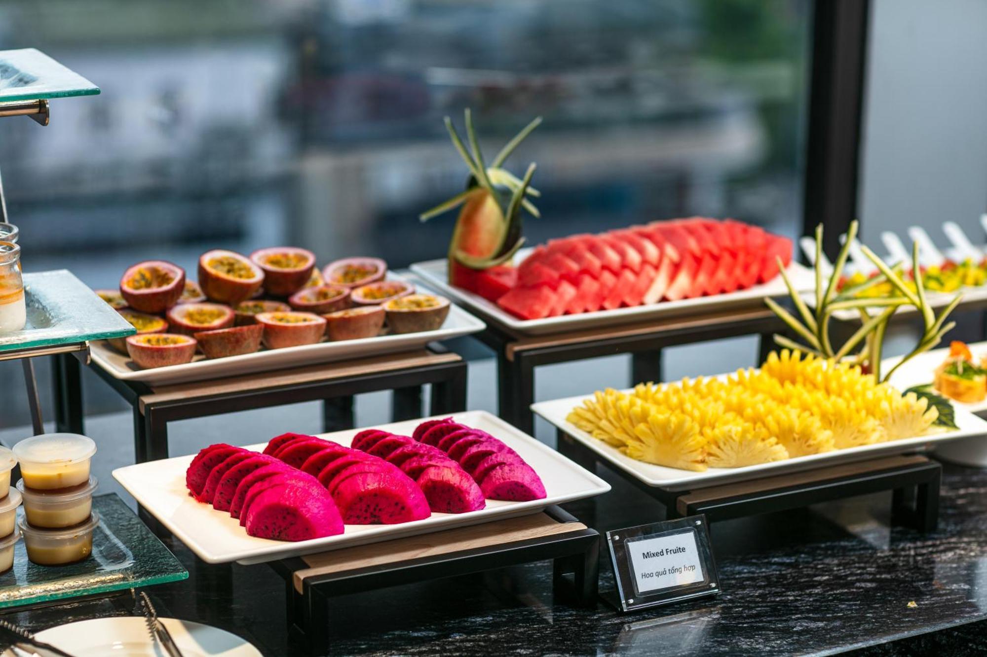 เมย์ เดอ วิลล์ ลักชัวรี โฮเทล แอนด์ สปา Hotel ฮานอย ภายนอก รูปภาพ A selection of tropical fruit